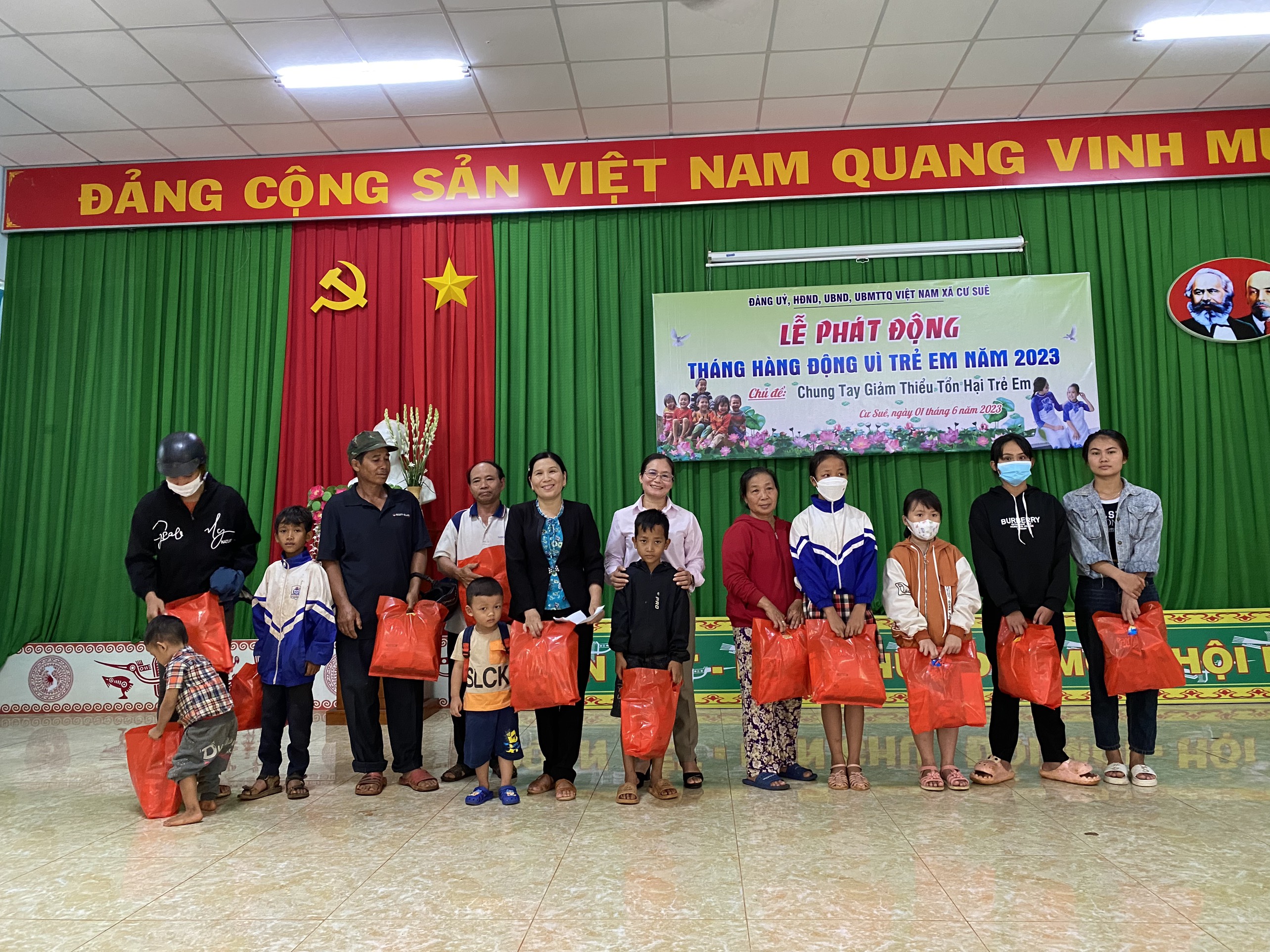 tang-qua-1-6-2023 (2)